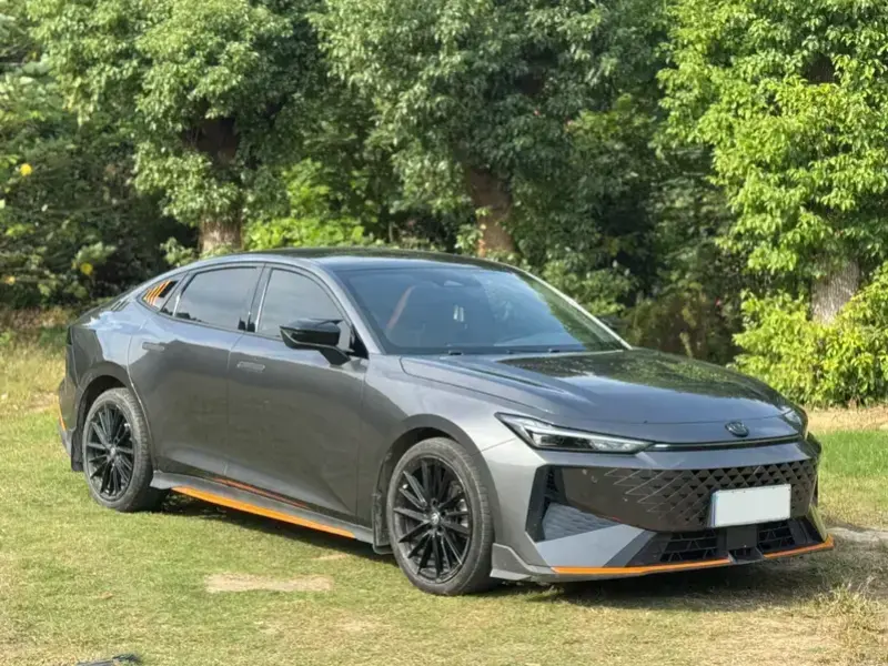 2024 Changan UNI-V с пробегом 33 000 км