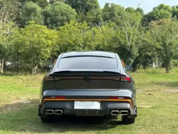 2024 Changan UNI-V с пробегом 33 000 км
