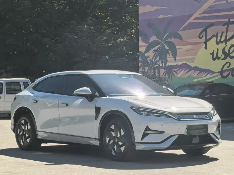 2025 BYD Song L с пробегом 26 000 км