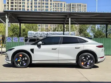 2025 BYD Song L с пробегом 26 000 км