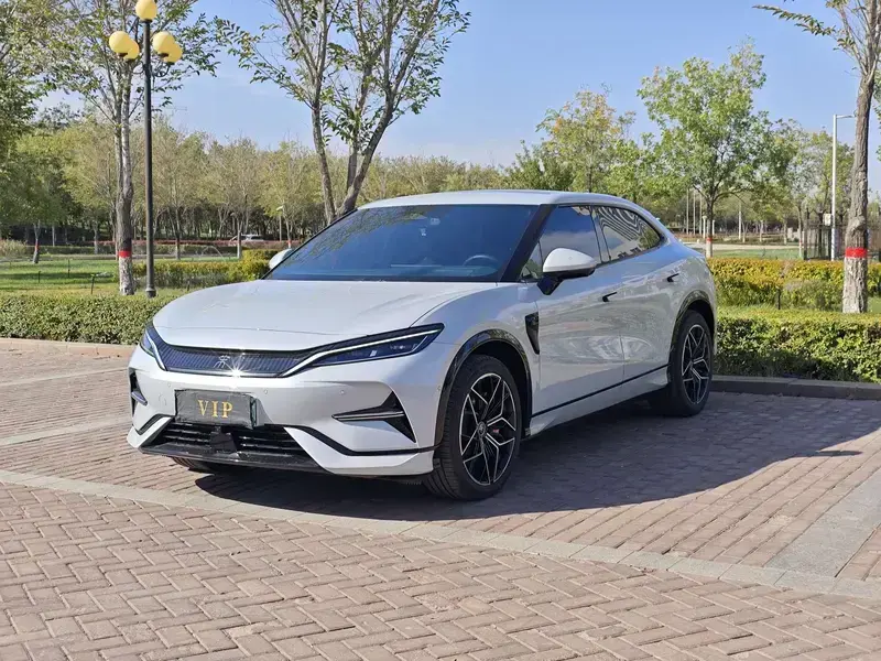 2025 BYD Song L с пробегом 1 000 км