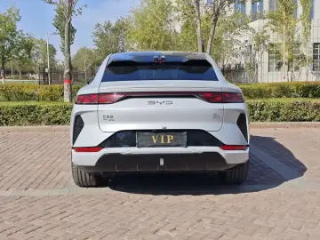 2025 BYD Song L с пробегом 1 000 км