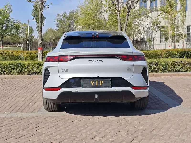2025 BYD Song L с пробегом 1 000 км