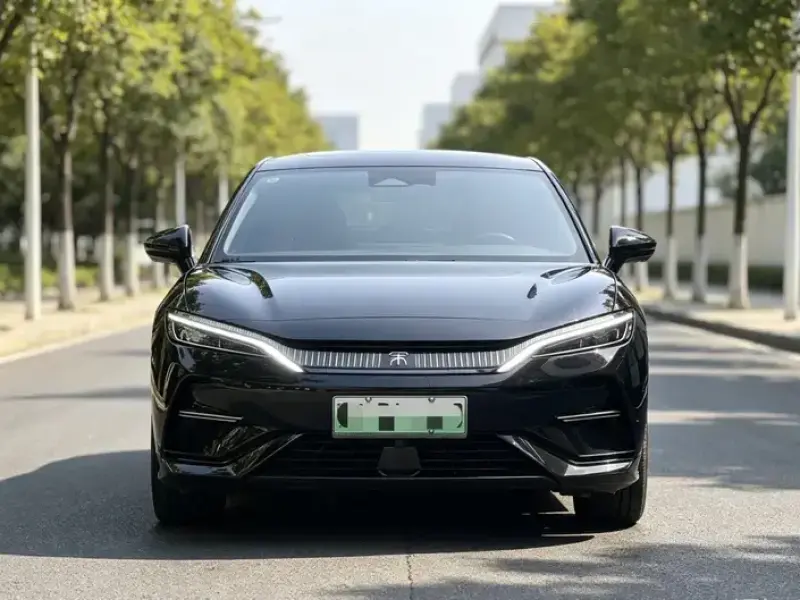 2025 BYD Song L с пробегом 31 000 км