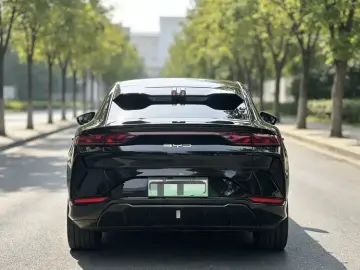 2025 BYD Song L с пробегом 31 000 км