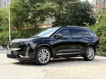 2022 Cadillac XT6 с пробегом 75 000 км