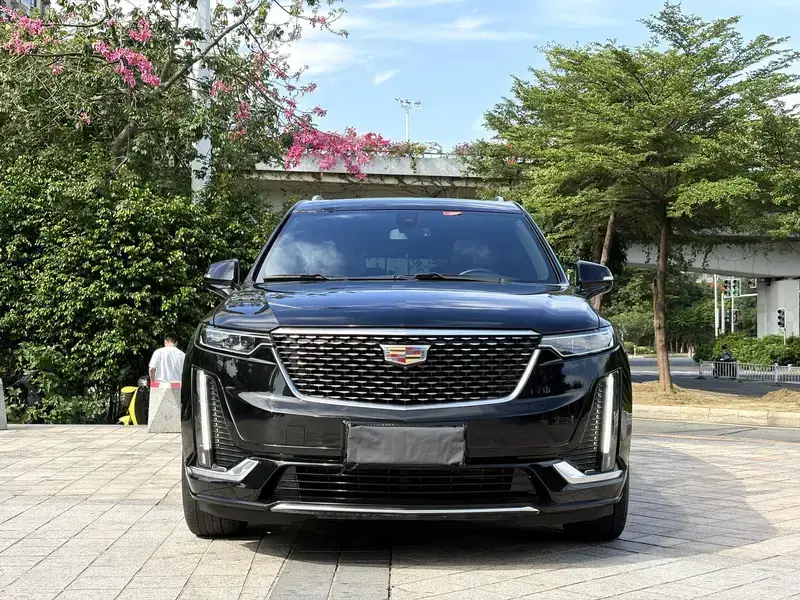2022 Cadillac XT6 с пробегом 75 000 км