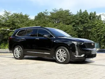2022 Cadillac XT6 с пробегом 75 000 км