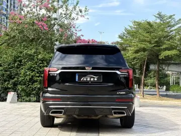 2022 Cadillac XT6 с пробегом 75 000 км