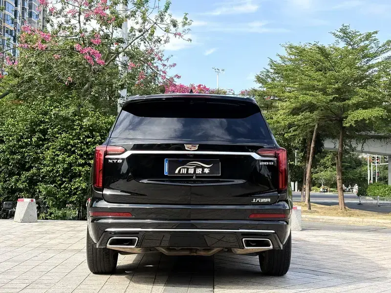 2022 Cadillac XT6 с пробегом 75 000 км