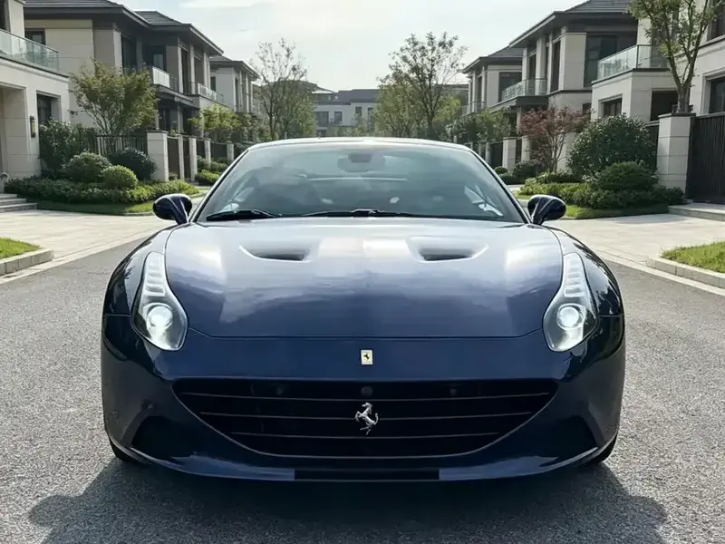 2015 Ferrari California с пробегом 75 000 км