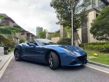 2015 Ferrari California с пробегом 75 000 км