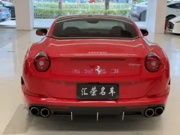 2015 Ferrari California с пробегом 28 000 км