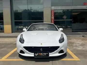 2015 Ferrari California с пробегом 66 000 км