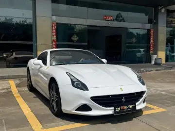 2015 Ferrari California с пробегом 66 000 км