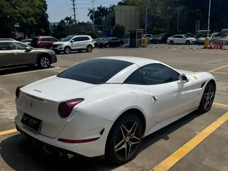 2015 Ferrari California с пробегом 66 000 км