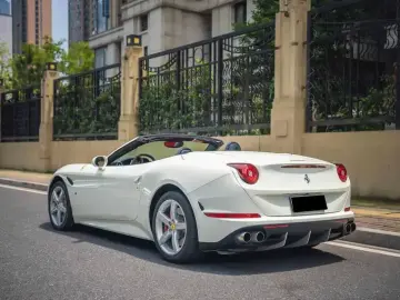 2015 Ferrari California с пробегом 58 000 км