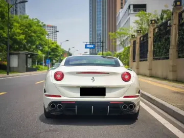 2015 Ferrari California с пробегом 58 000 км