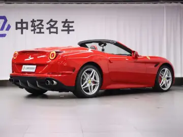 2015 Ferrari California с пробегом 11 000 км