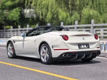 2015 Ferrari California с пробегом 36 000 км