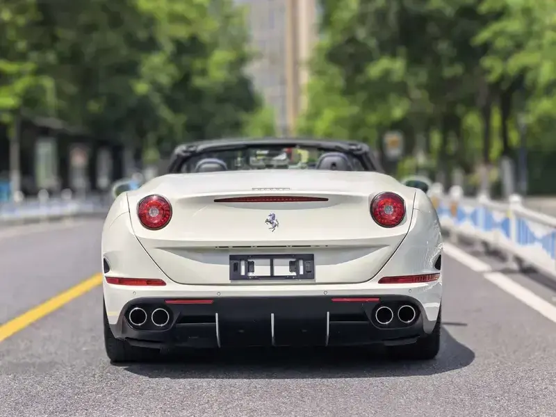 2015 Ferrari California с пробегом 36 000 км