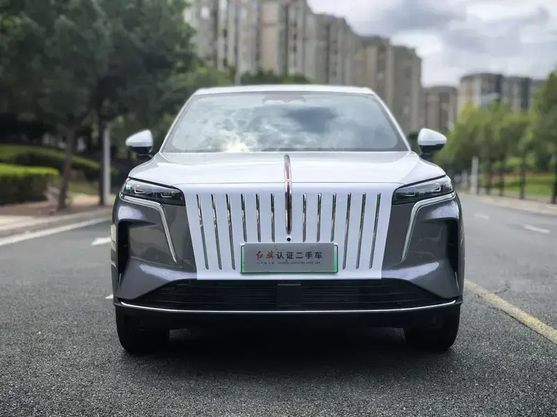 2026 Hongqi HS6 с пробегом 7 000 км