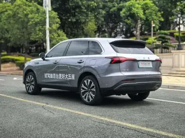 2026 Hongqi HS6 с пробегом 7 000 км