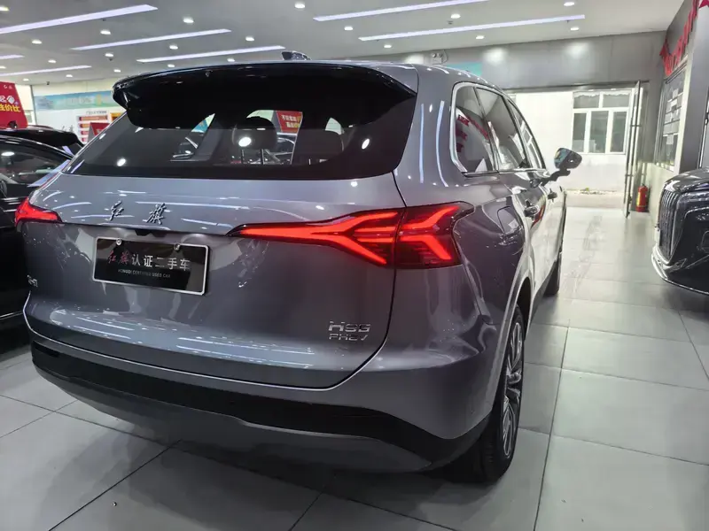 2026 Hongqi HS6 с пробегом 12 800 км