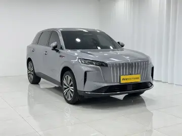 2026 Hongqi HS6 с пробегом 16 400 км
