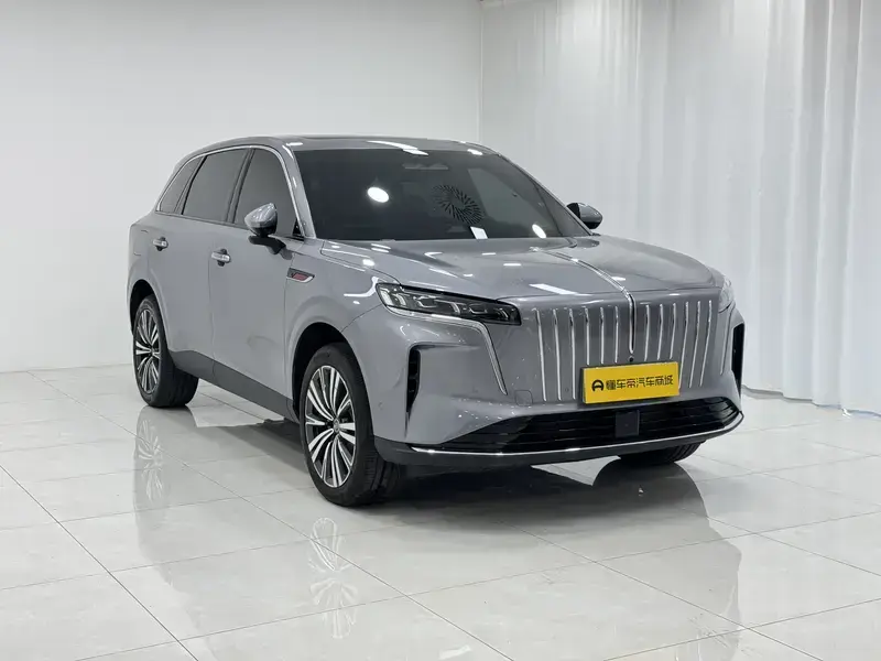 2026 Hongqi HS6 с пробегом 16 400 км