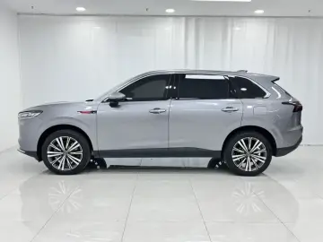 2026 Hongqi HS6 с пробегом 16 400 км