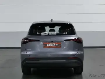 2026 Hongqi HS6 с пробегом 4 600 км