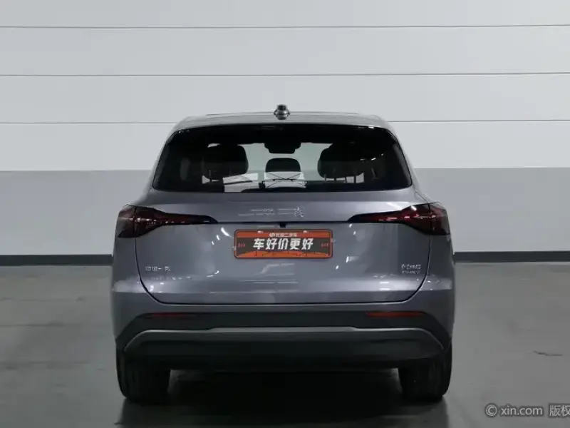 2026 Hongqi HS6 с пробегом 4 600 км