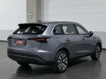 2026 Hongqi HS6 с пробегом 4 600 км