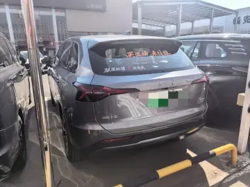 2026 Hongqi HS6 с пробегом 8 000 км