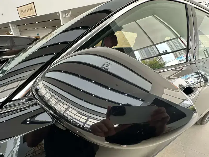 2026 Hongqi HS6 с пробегом 11 000 км