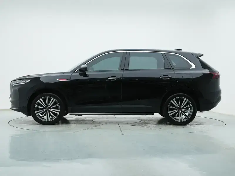 2026 Hongqi HS6 с пробегом 9 100 км