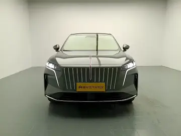 2026 Hongqi HS6 с пробегом 12 100 км