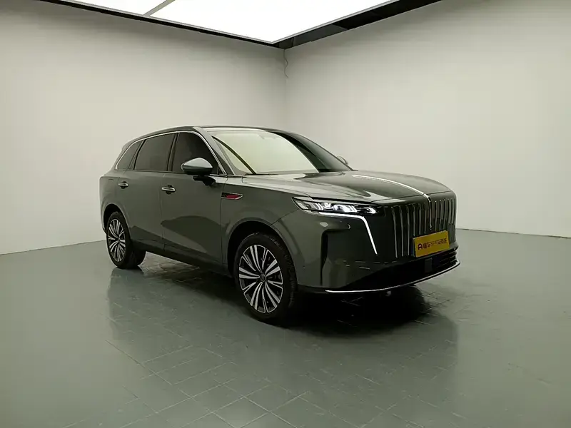 2026 Hongqi HS6 с пробегом 12 100 км