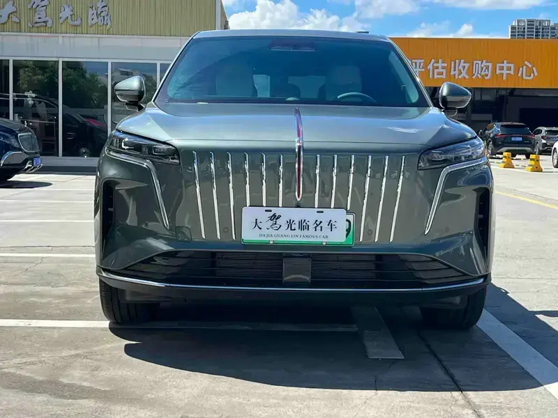 2026 Hongqi HS6 с пробегом 1 600 км