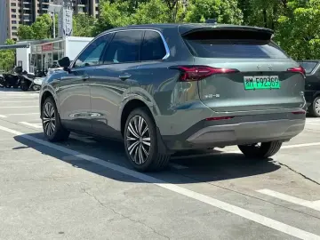 2026 Hongqi HS6 с пробегом 1 600 км
