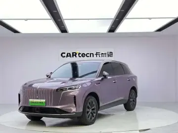 2026 Hongqi HS6 с пробегом 10 000 км