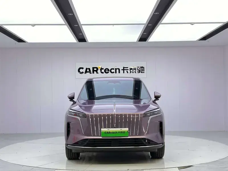 2026 Hongqi HS6 с пробегом 10 000 км