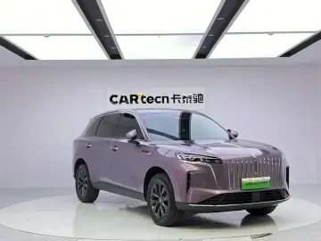 2026 Hongqi HS6 с пробегом 10 000 км