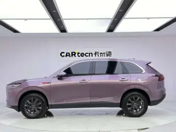 2026 Hongqi HS6 с пробегом 10 000 км