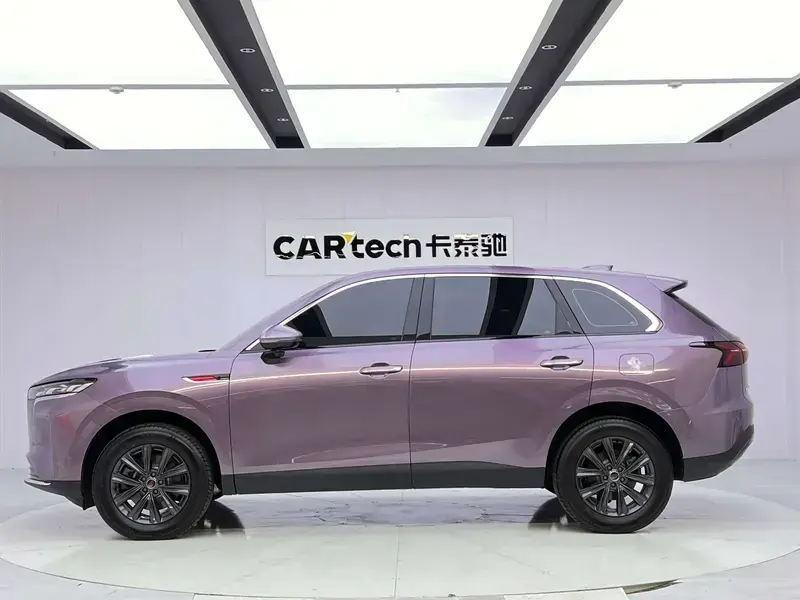 2026 Hongqi HS6 с пробегом 10 000 км