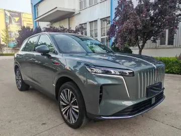 2026 Hongqi HS6 с пробегом 1 300 км