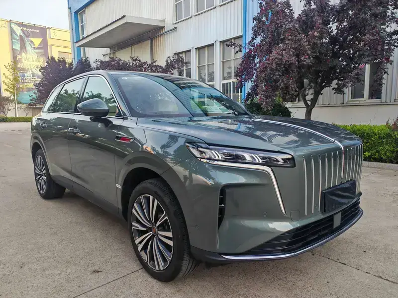 2026 Hongqi HS6 с пробегом 1 300 км