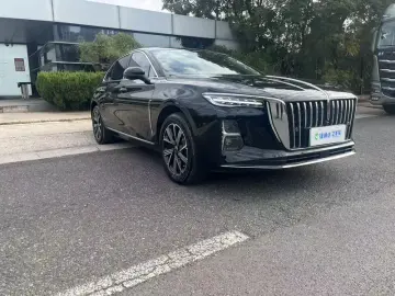 2025 Hongqi H5 с пробегом 3 700 км
