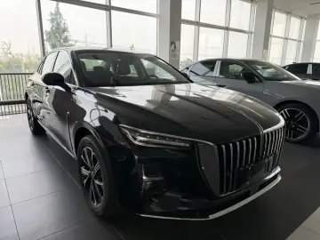 2025 Hongqi H5 с пробегом 100 км